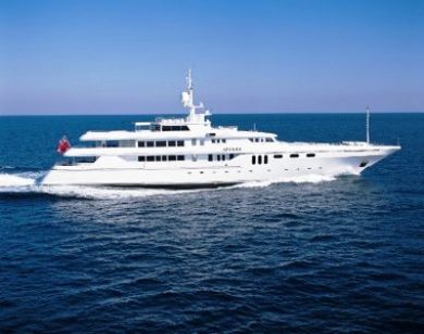 apogee yacht charter