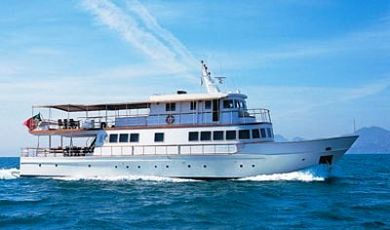 Clara one yacht charter available at Cannes