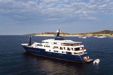 force blue yacht charter